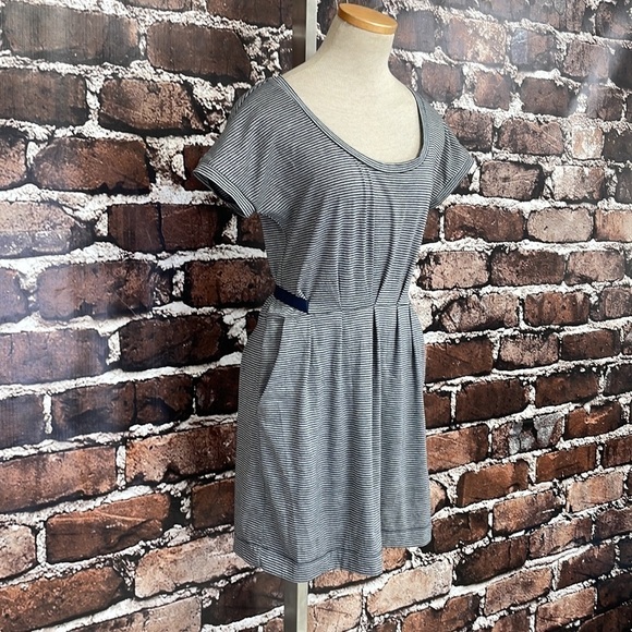 Subtitled Dress Blue Gray Stripes T-Shirt Tie Back Size 8 - Picture 5 of 12